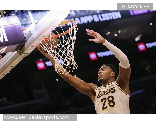 湖人双星难以独撑大局防守篮板传导球替补阵容亟待改善 湖人双星难以独撑大局防守篮板传导球替补阵容亟待改善